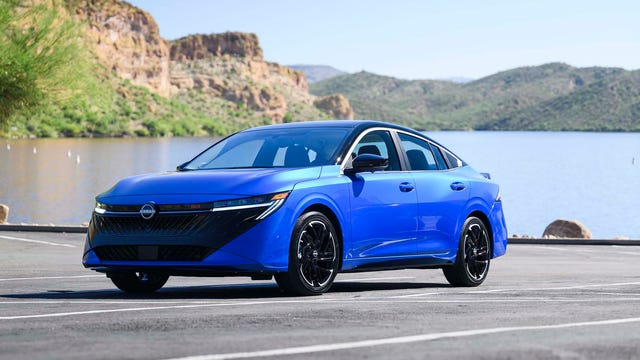 NISSAN Sentra (104-CAR-BLU)